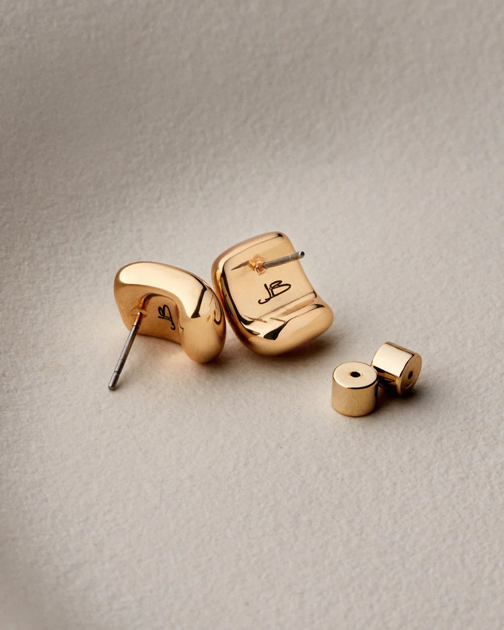 MINI TATE EARRING
