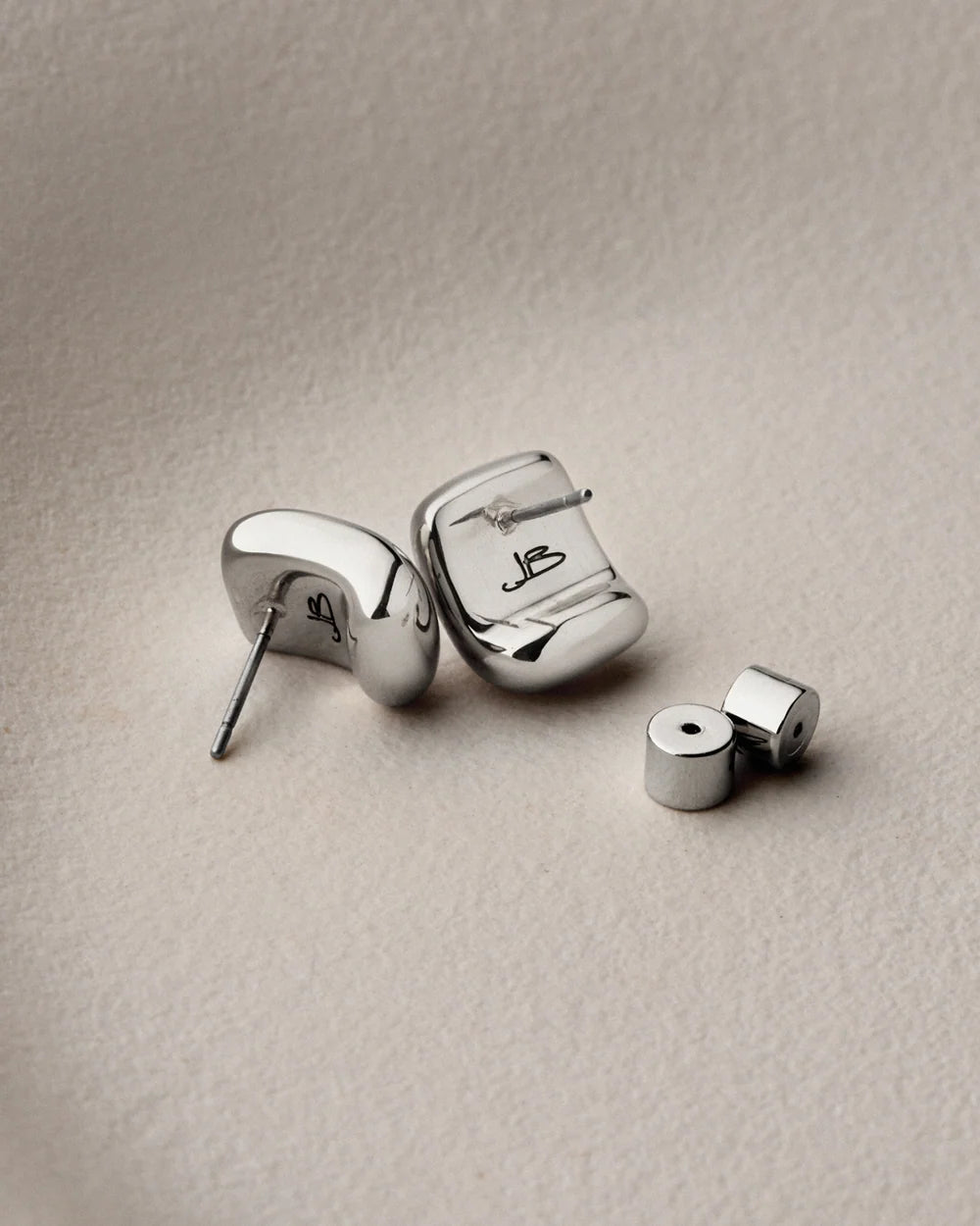MINI TATE EARRING