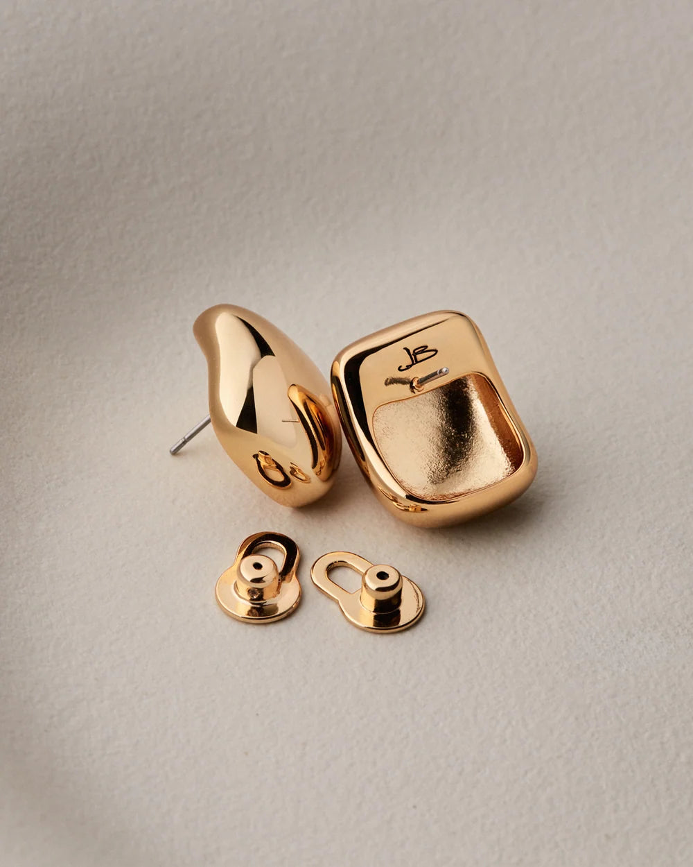 SMALL TATE EARRING