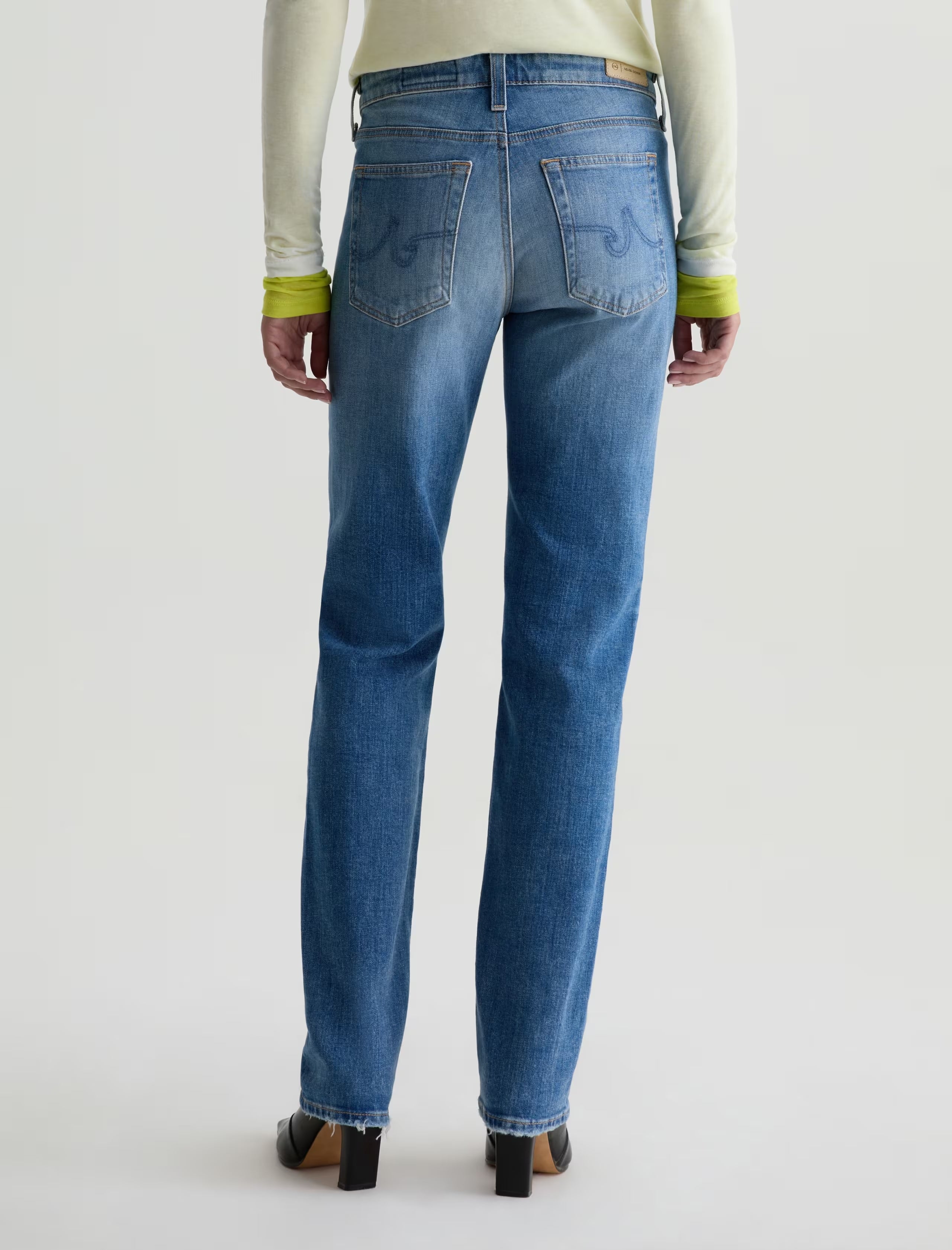 SANDRA LOW-RISE STRAIGHT IN 15 YEARS REGAL