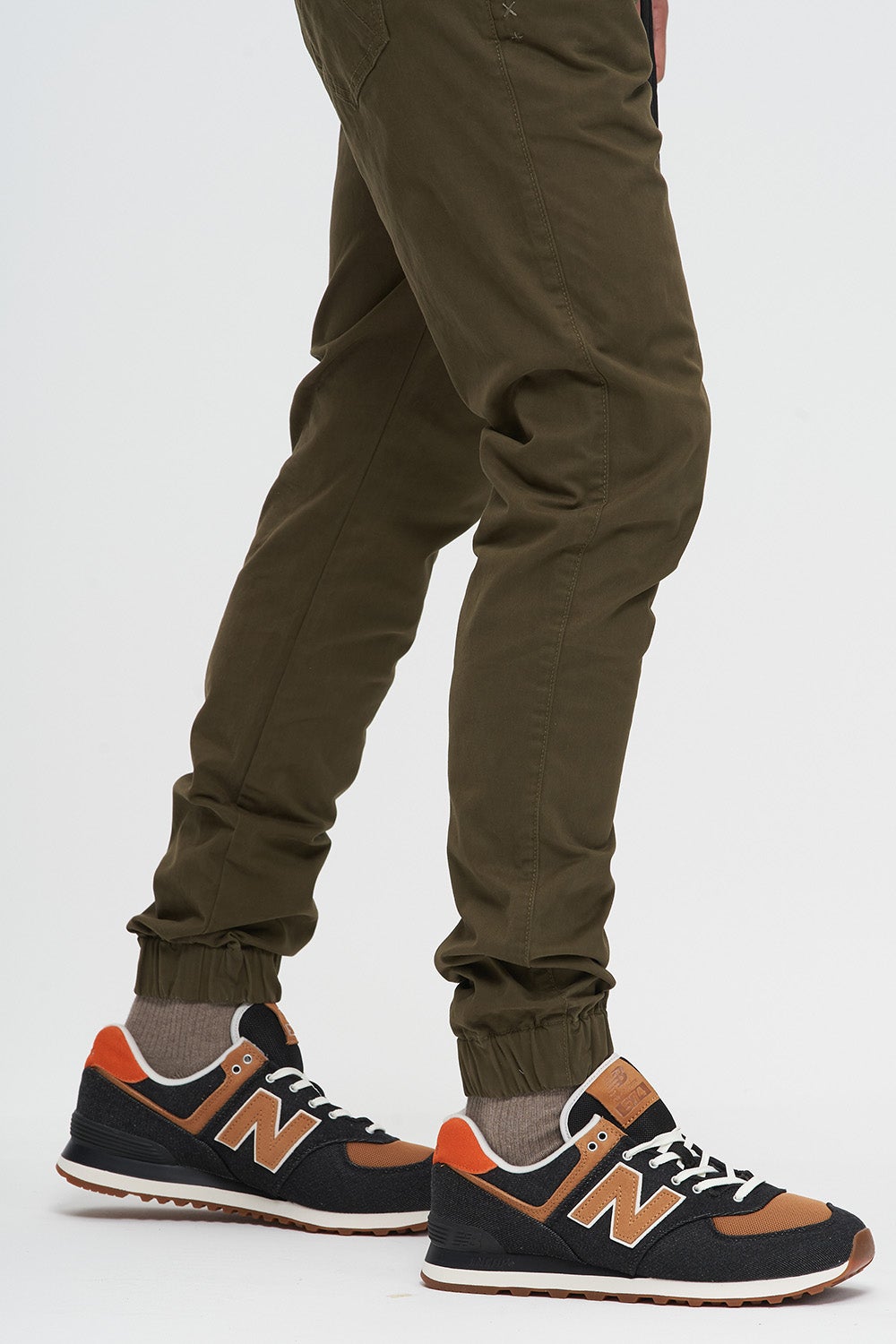 MIDWEIGHT CHINO JOGGER - Med. Olive