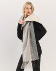 TUFTED LINES SCARF