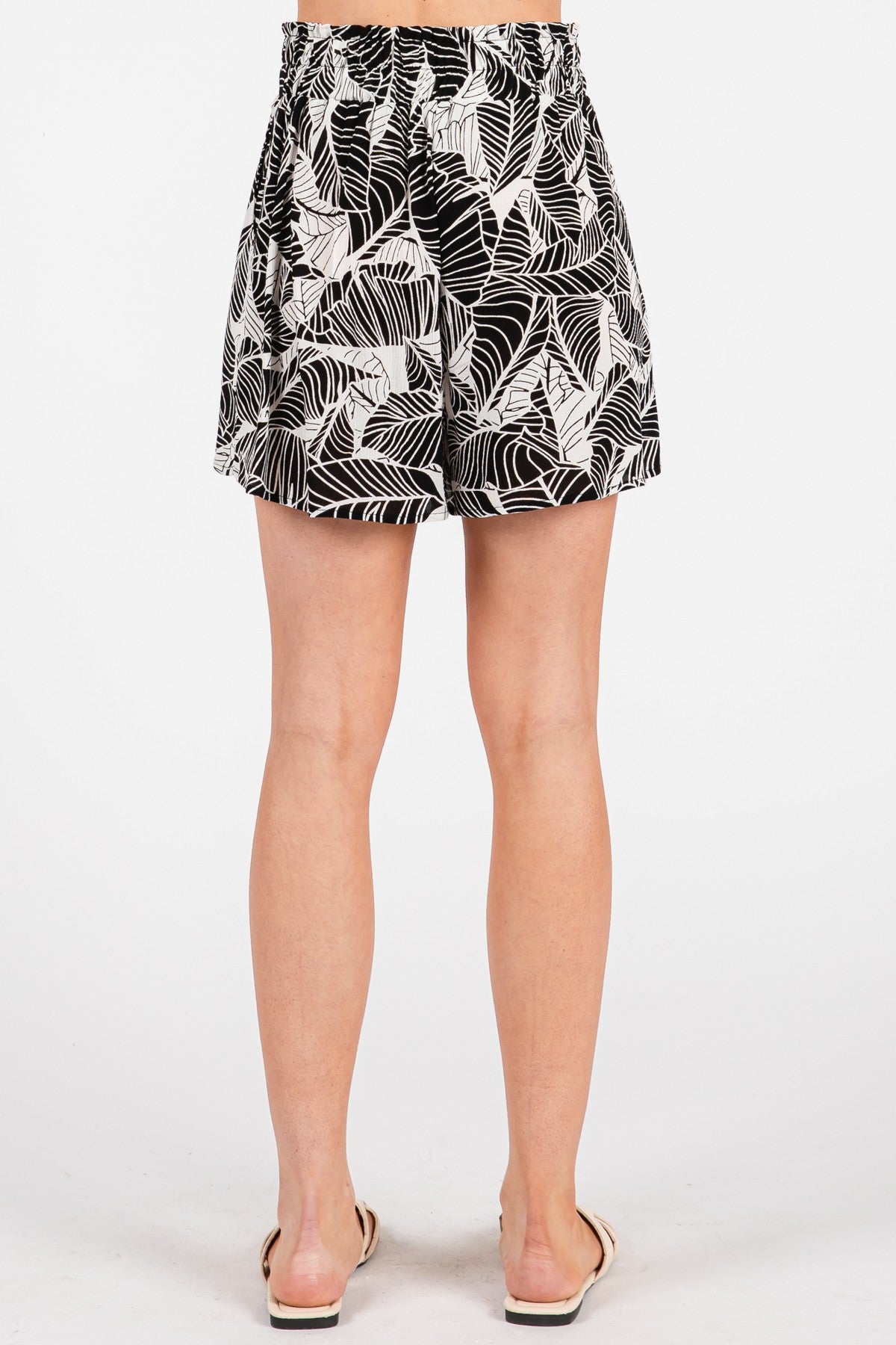 LEAF PRINT SHORTS