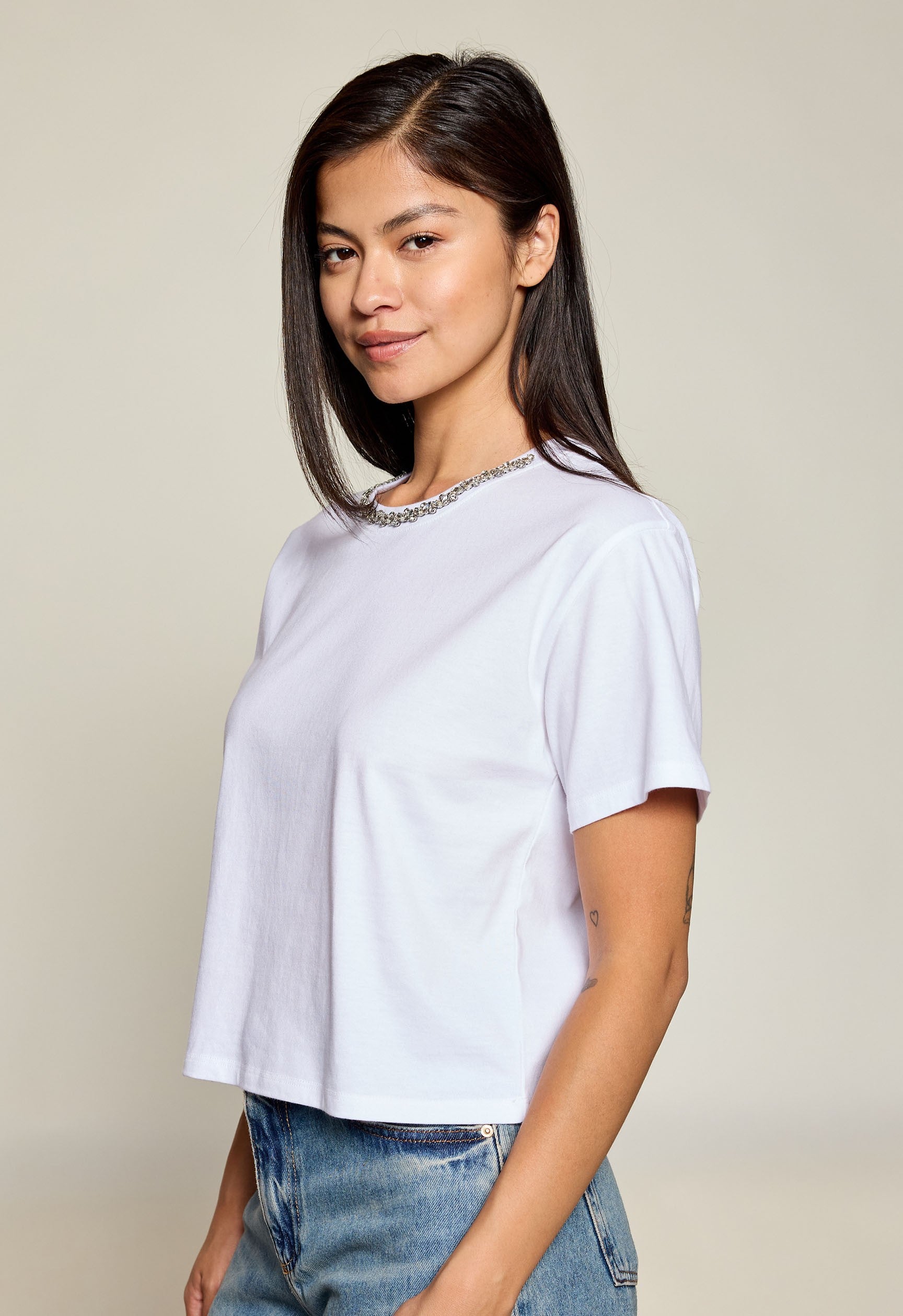 RHINESTONE TRIM TEE