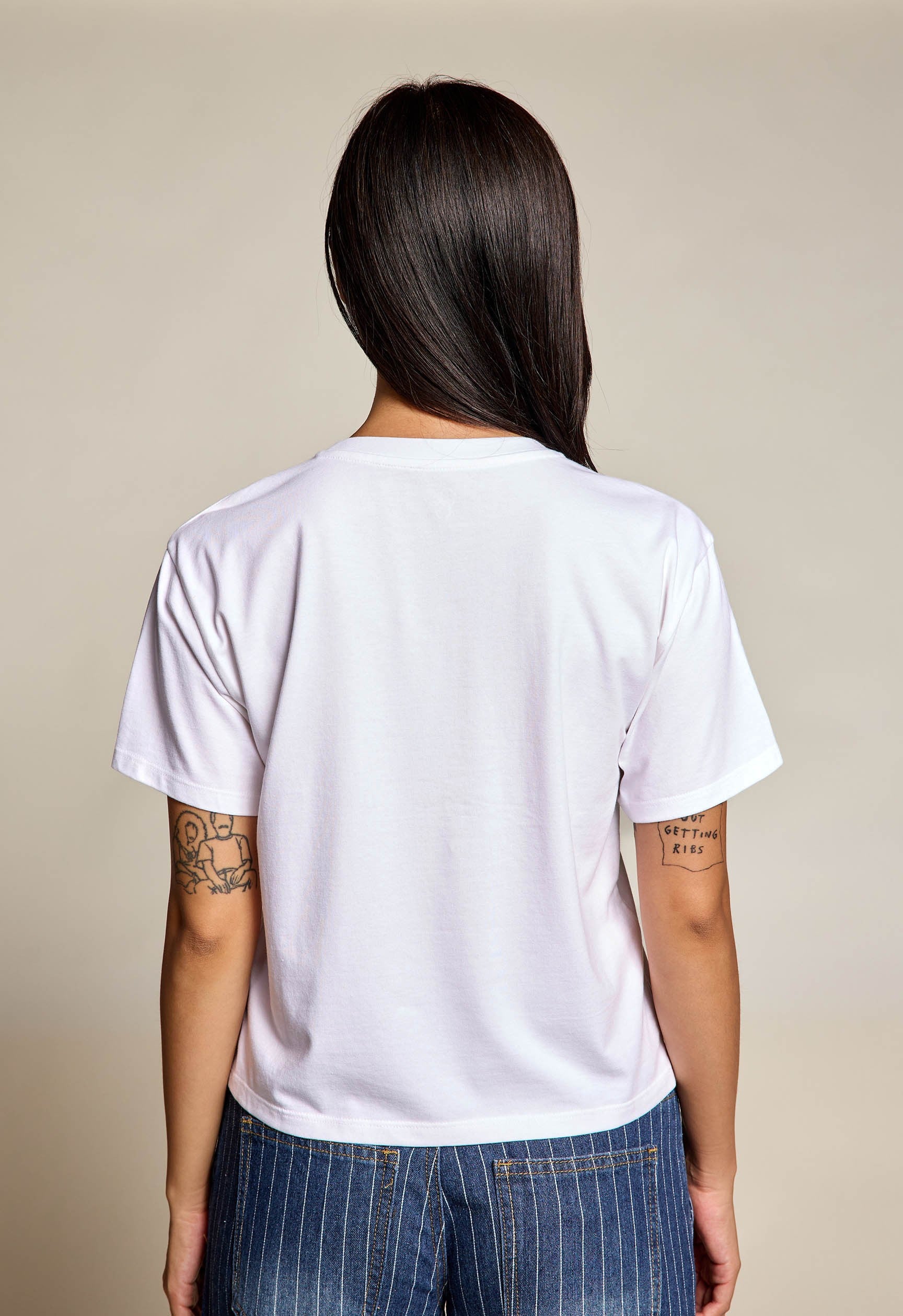 EMBROIDERED ROSES TEE