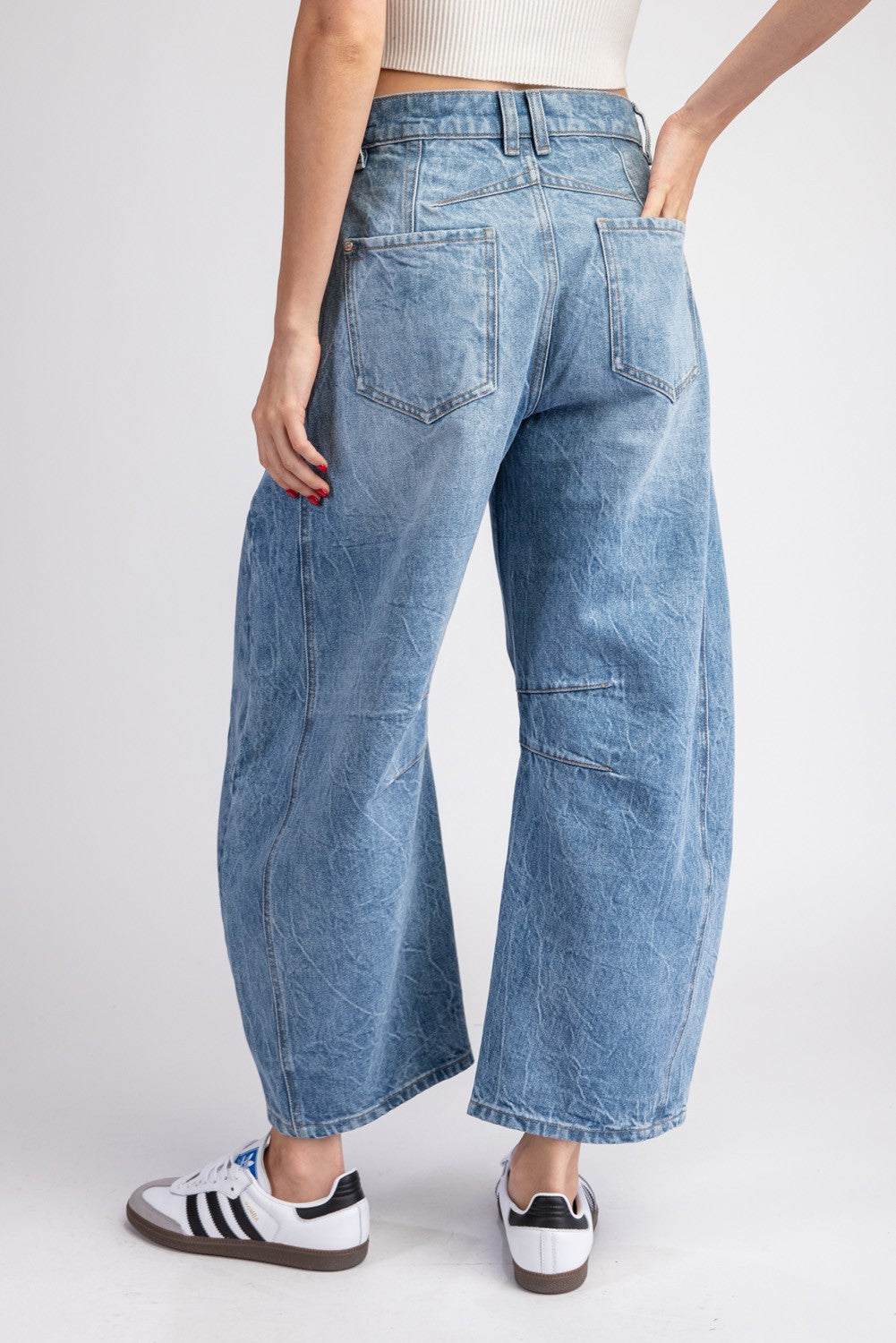 MINERAL WASHED BARREL JEANS