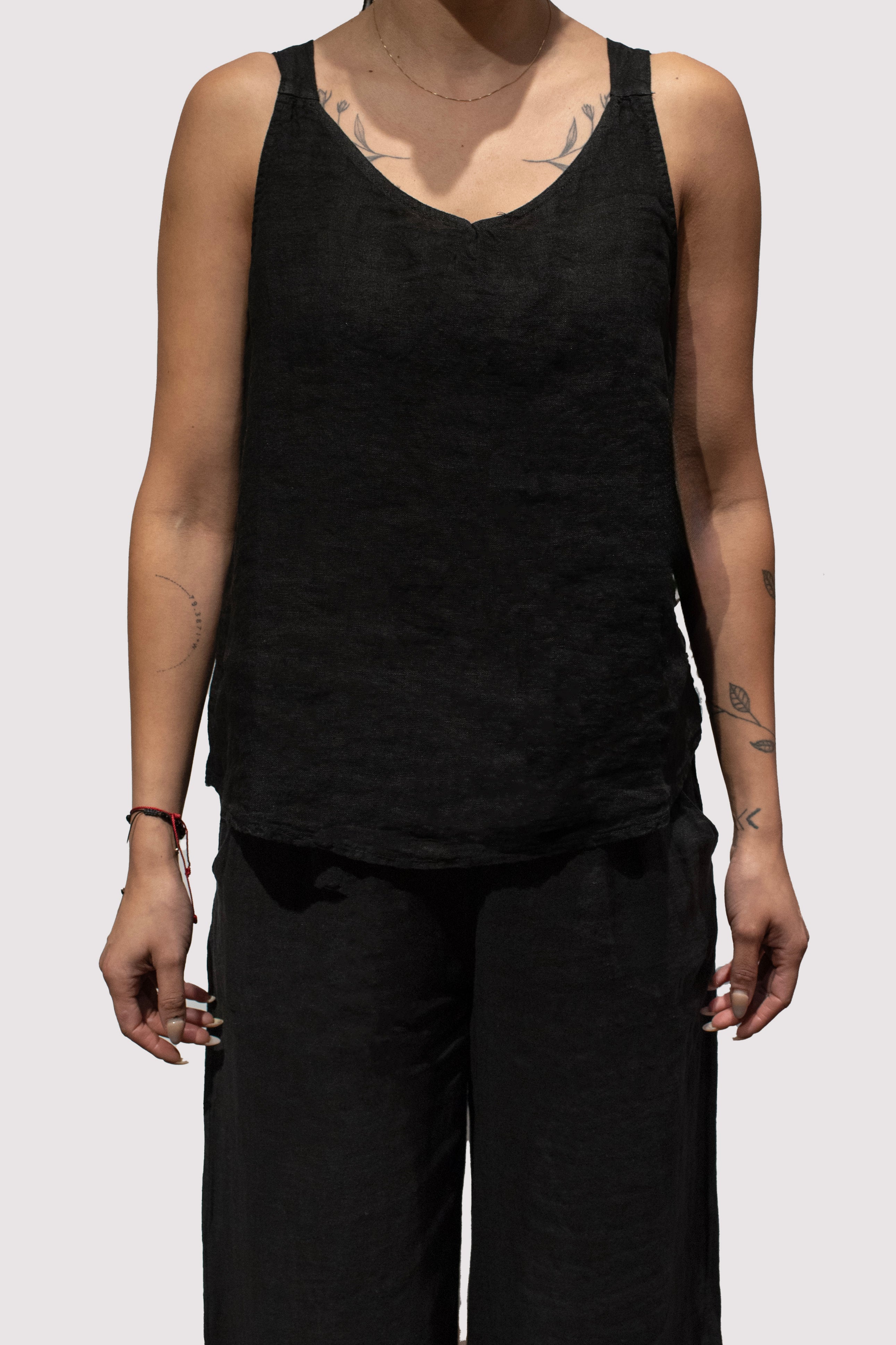 LINEN SLEEVELESS TOP