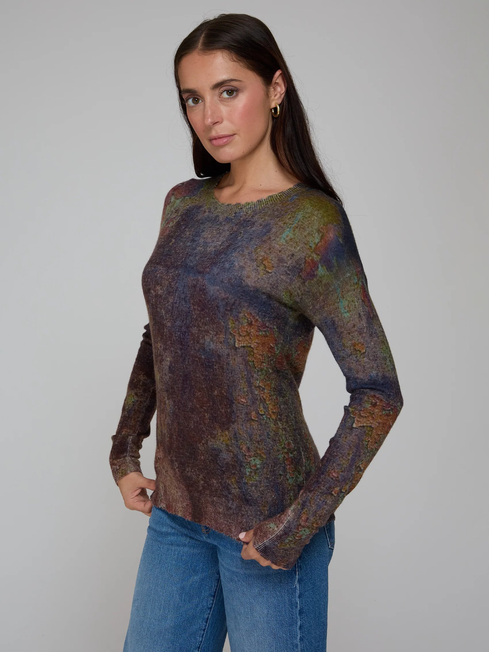 SHEER RUST PRINT RAW EDGE CREW NECK SWEATER