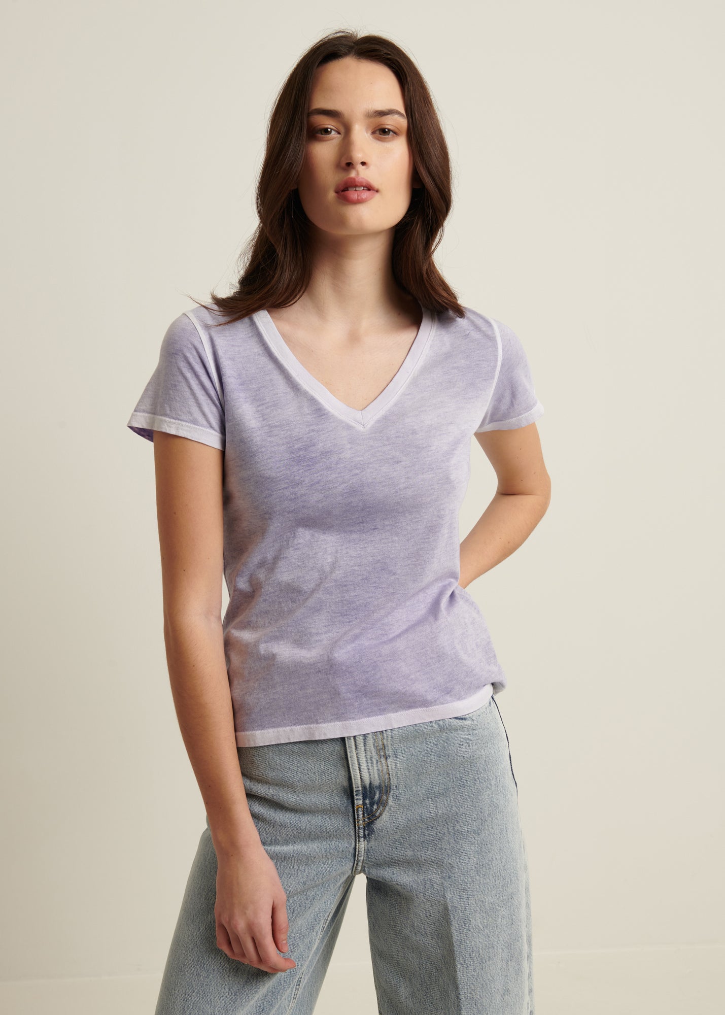 SHORT SLEEVE PIMA CLASSIC REVERSE SPRAY V-NECK TEE