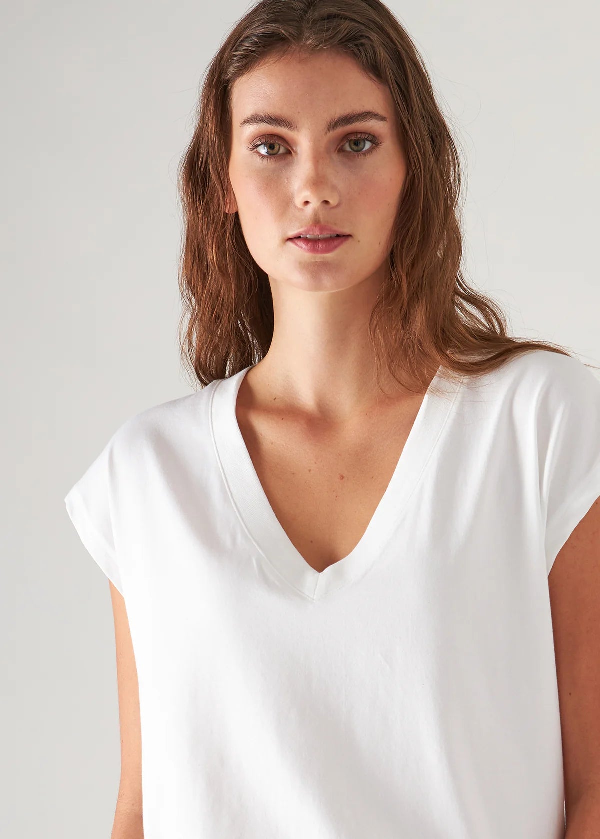 SHORT SLEEVE ICONIC V-NECK DOLMAN TEE