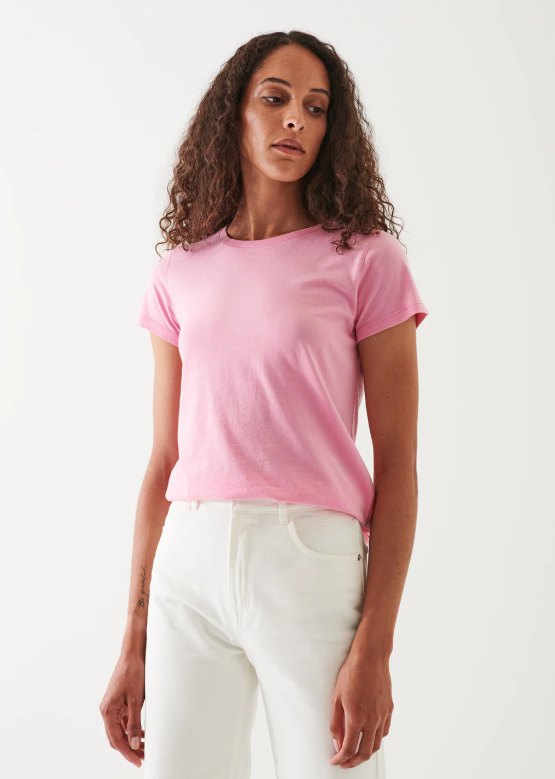 CLASSIC CREW TEE - Med. Pink
